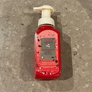 Bath & Body Works Red Peppermint Bark Truffle Soap